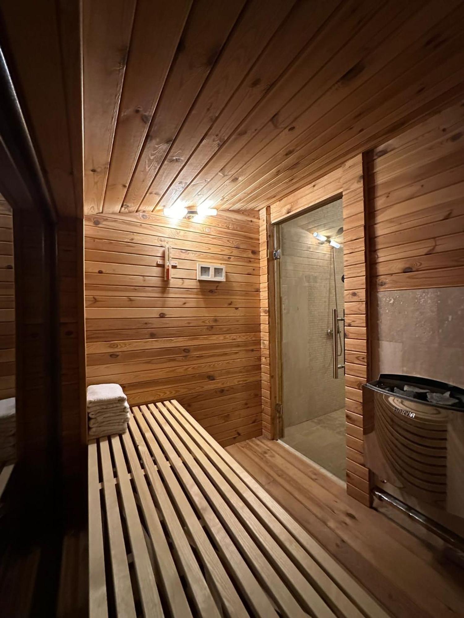 Attic 33 Apartment Campulung Moldovenesc Bagian luar foto