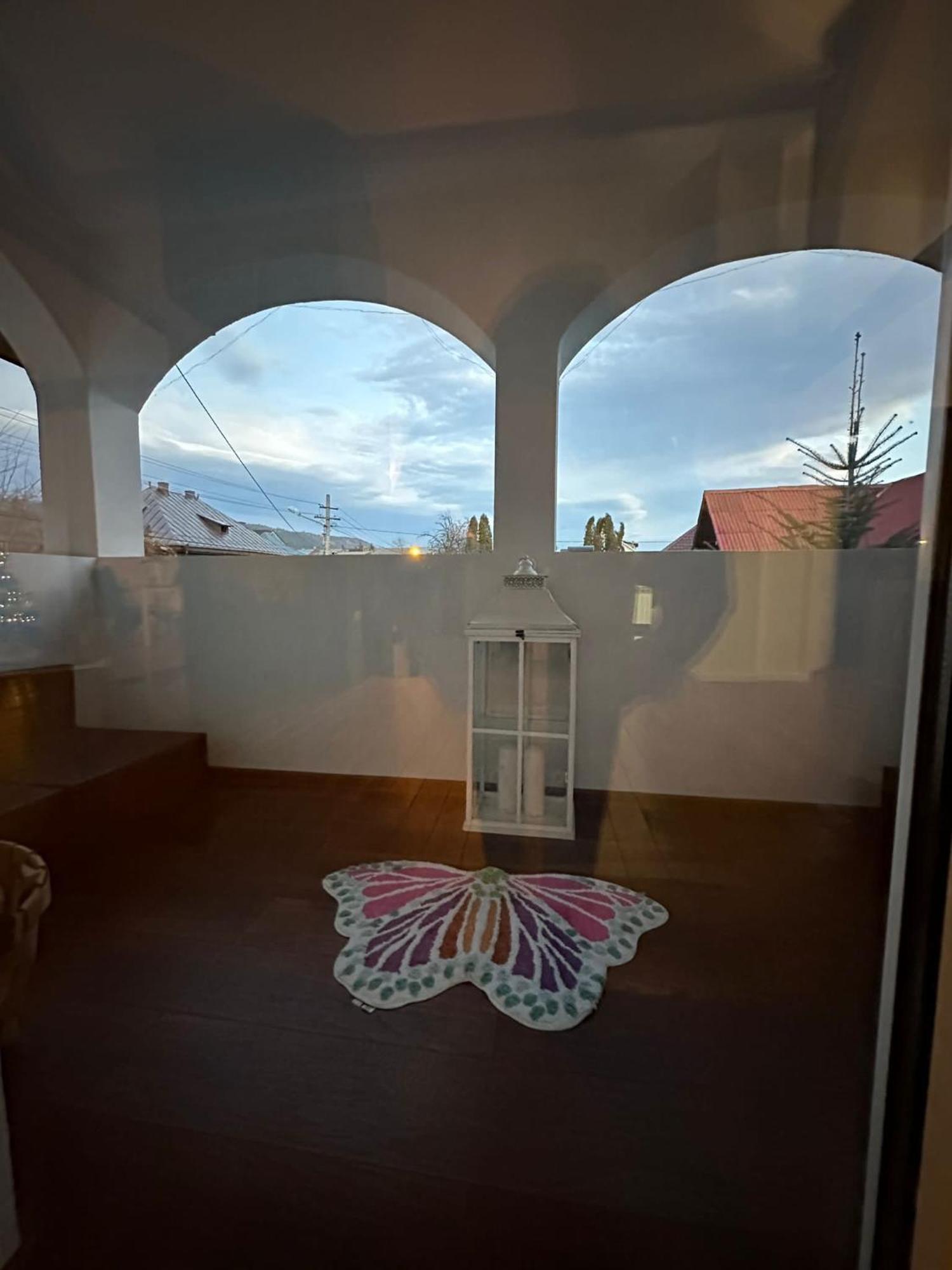 Attic 33 Apartment Campulung Moldovenesc Bagian luar foto