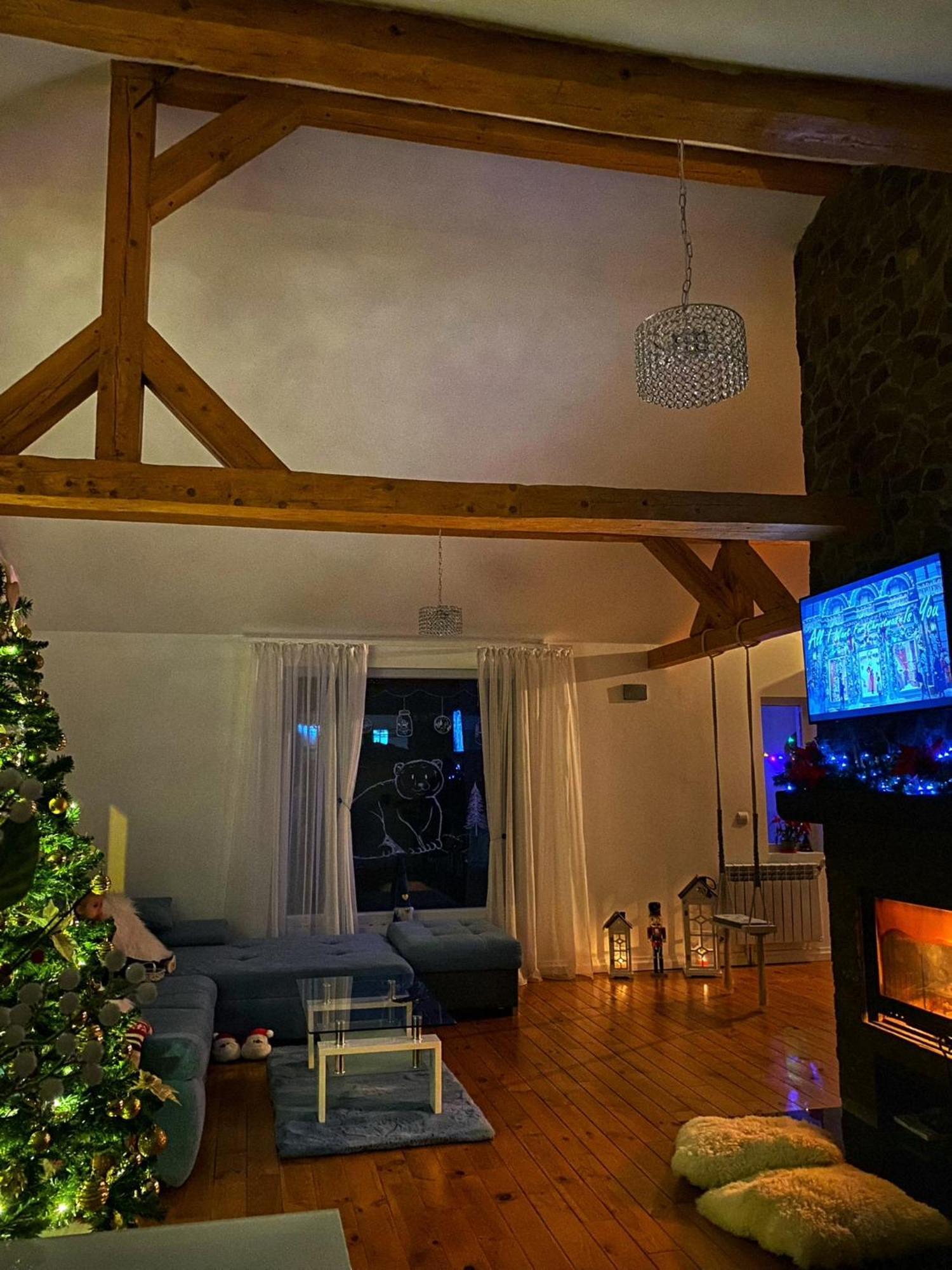 Attic 33 Apartment Campulung Moldovenesc Bagian luar foto